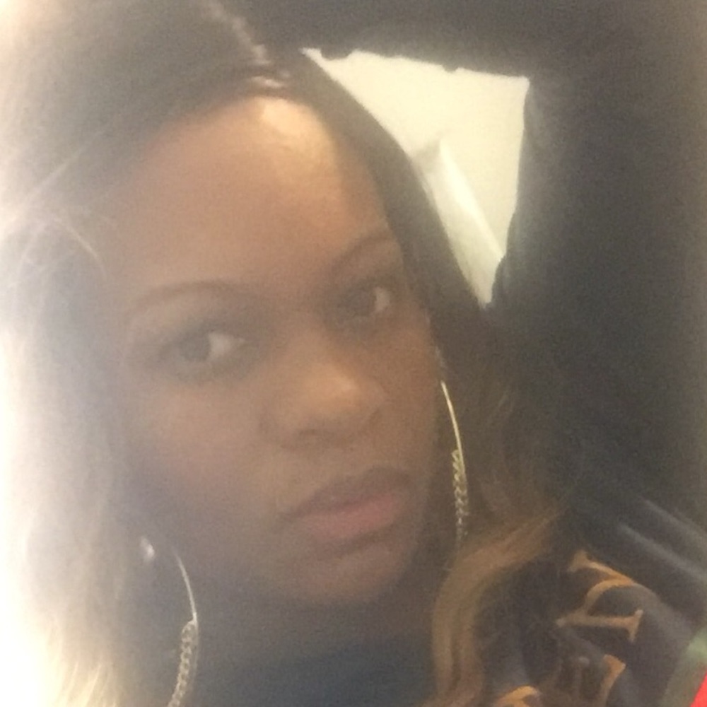 Meet your Posher, Toya
